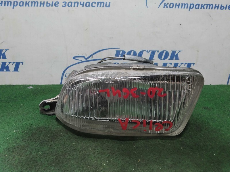 Фара противотуманная Toyota Celica ST202 лев