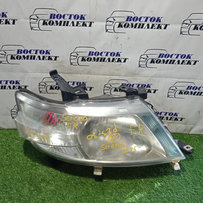 Фара Nissan Serena 2007 CC25 MR20DE прав