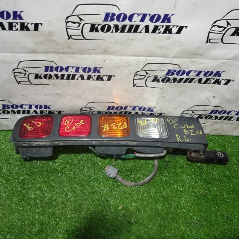 Фонарь стоп-сигнала Nissan Cube 2005 BZ11 CR14DE лев
