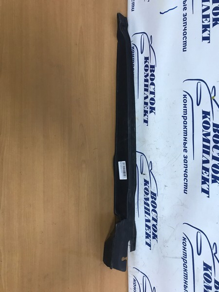 Накладка Honda Avancier TA1 F23A прав