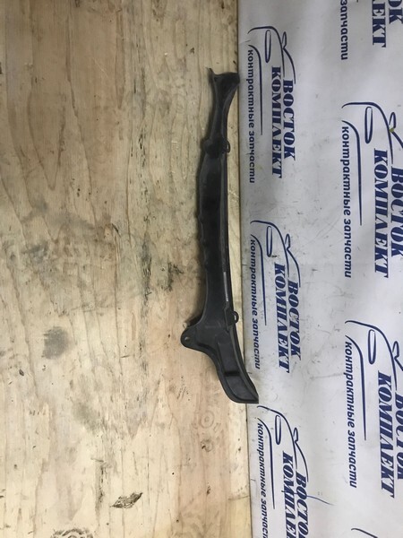 Уплотнитель Honda Fit GD1 L13A перед лев