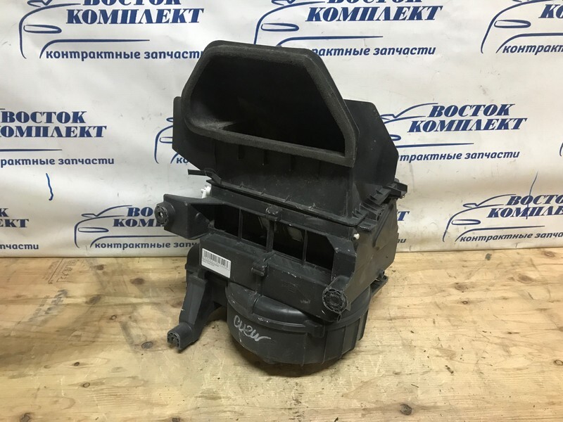 Корпус вентилятора отопителя Mitsubishi Airtrek 2001 CU2W 4G63