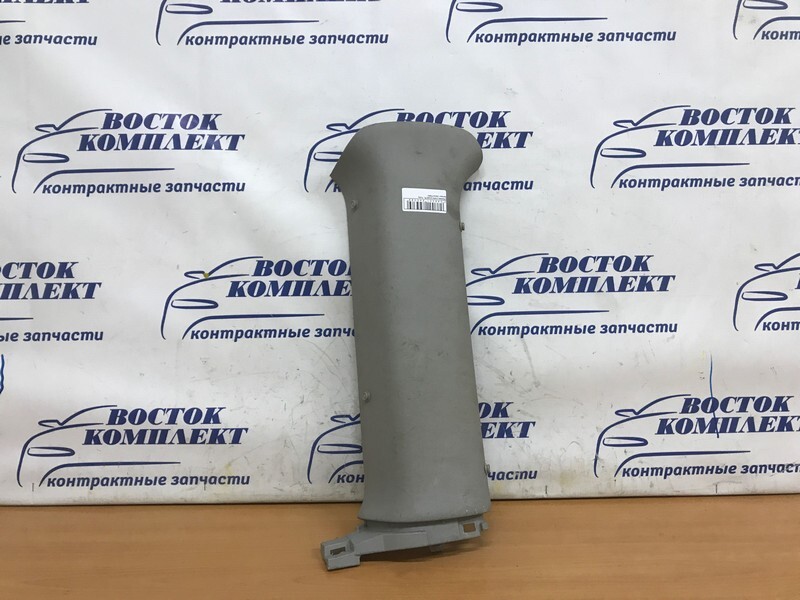 Обшивка стойки кузова Mitsubishi Delica 2000 PD8W 4M40 зад лев