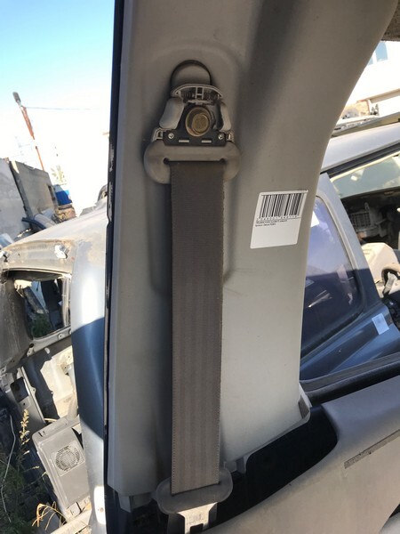 Ремень безопасности Mitsubishi Delica 2000 PD8W 4M40 перед прав