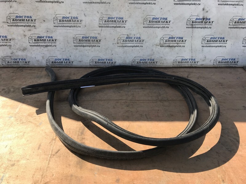 Уплотнитель Mitsubishi Delica 2007 CV5W 4B12 зад лев