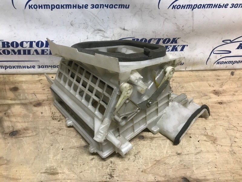 Корпус вентилятора отопителя Nissan Bluebird Sylphy 2003 QG10 QG18DE
