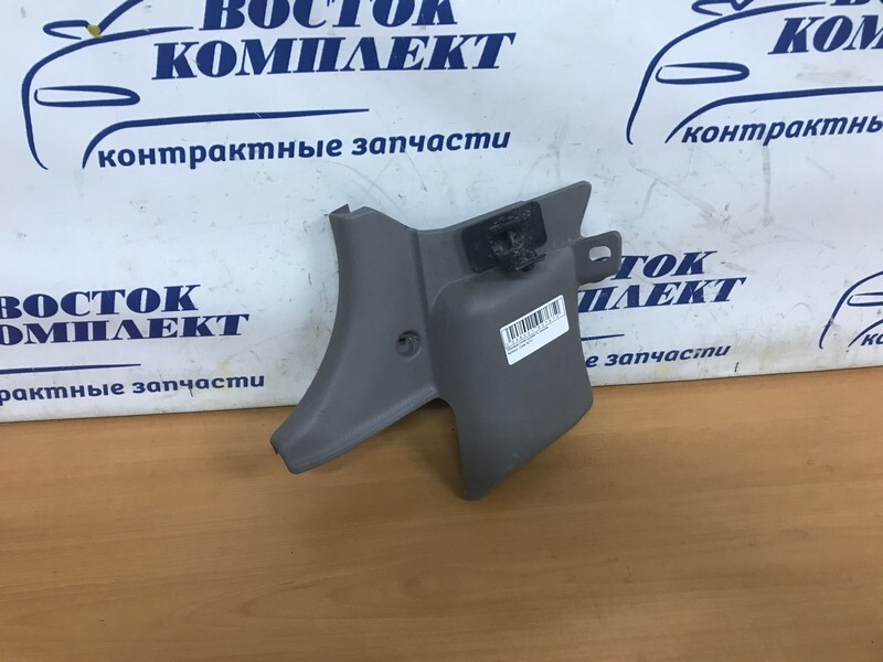 Обшивка стойки кузова Nissan Cube Z10 CGA3DE перед лев