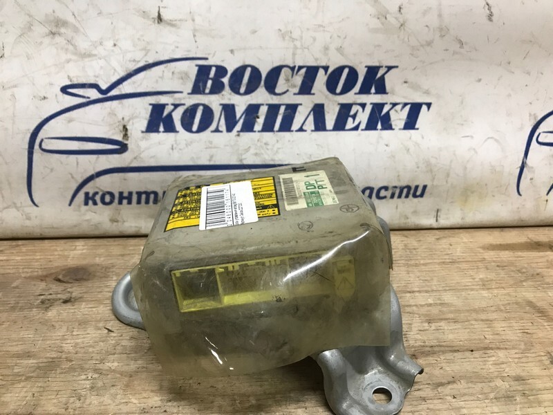 Блок управления airbag Toyota Celica ZZT230 2ZZ-GE