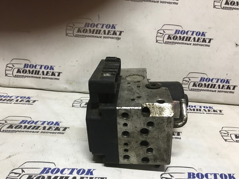 Блок ABS Toyota Crown 1998 JZS155 2JZ-GE