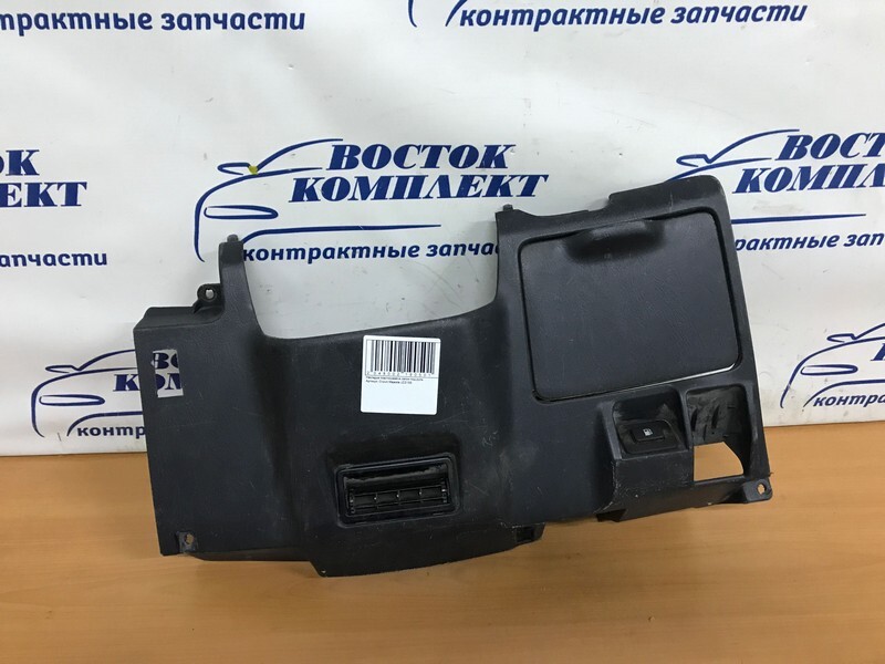 Накладка пластиковая в салон Toyota Crown 1998 JZS155 2JZ-GE