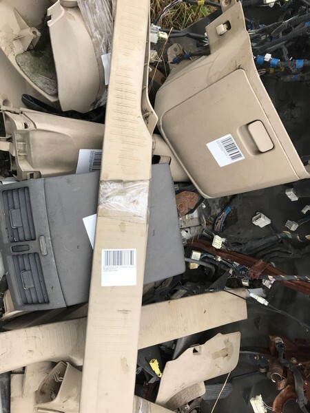 Накладка порога Toyota Ipsum 2001 ACM21W 2AZ-FE перед лев