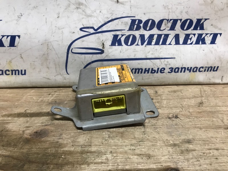 Блок управления airbag Toyota Townace Noah 2001 SR50G 3S-FE