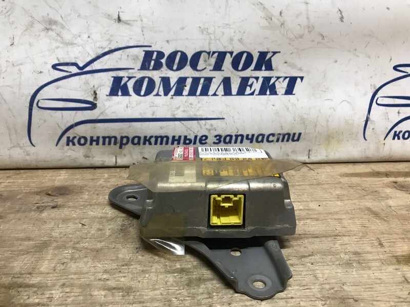 Блок управления airbag Toyota Corona Premio 1996 AT211 7A-FE