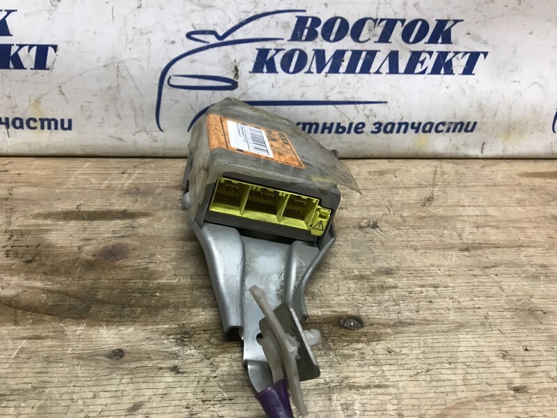 Блок управления airbag Toyota Corolla Spacio 2000 AE111 4A-FE