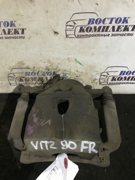 Суппорт Toyota Vitz 2005 KSP90 1KR-FE перед прав