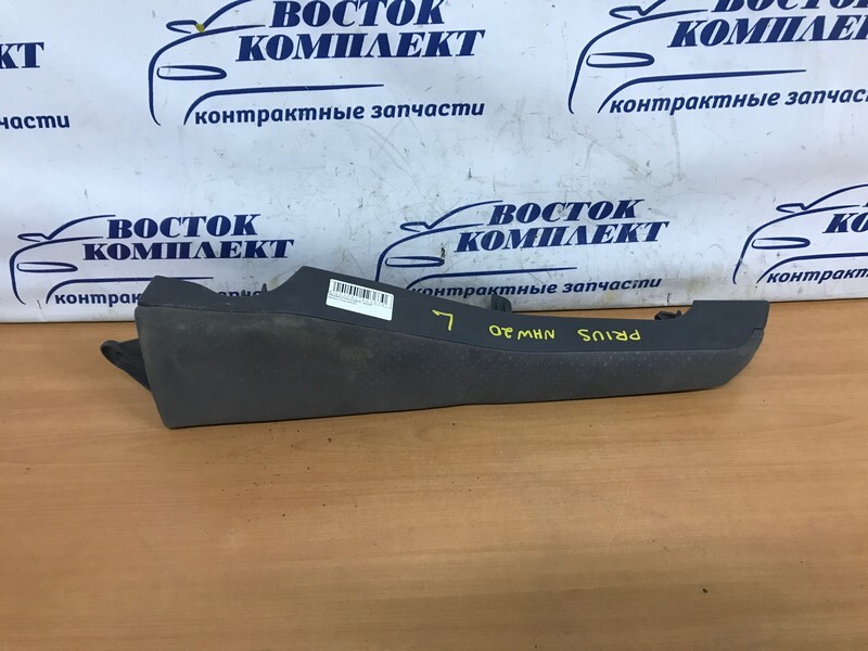 Обшивка стойки кузова Toyota Prius 2006 NHW20 1NZ-FXE зад лев