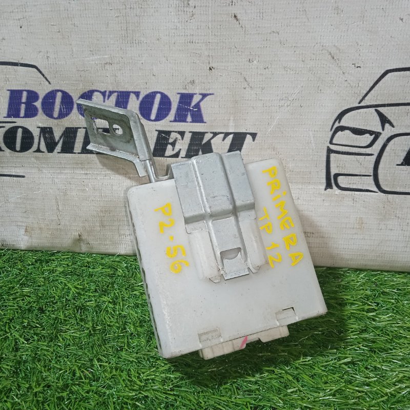 Блок управления дверьми Nissan Primera TP12 QR20DE