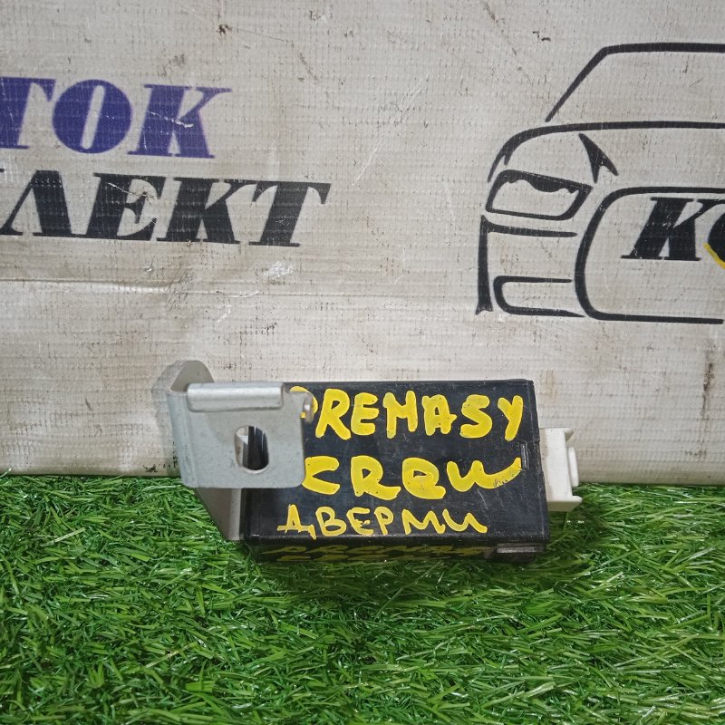 Блок управления дверьми Mazda Premacy CREW LF-DE