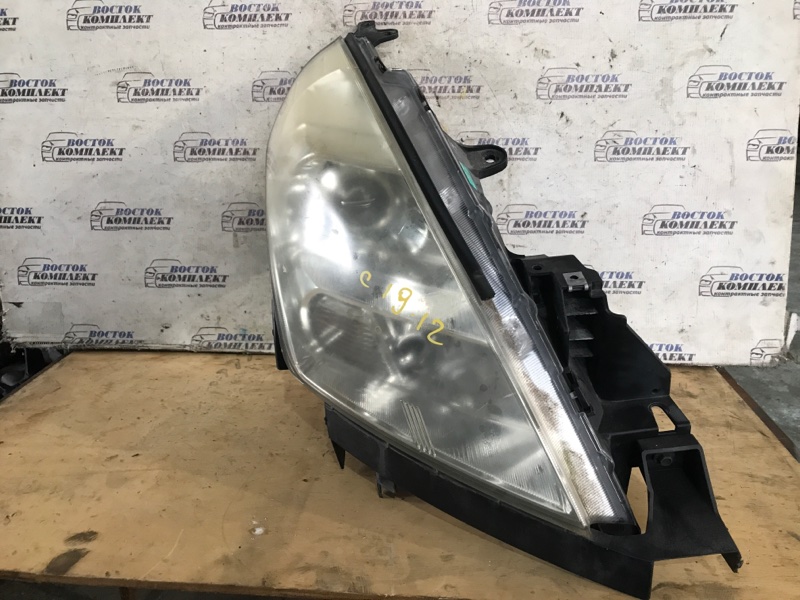 Фара Mazda MPV 2006 LY3P L3-VE прав