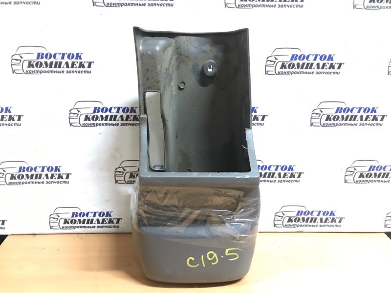 Кожух рулевой колонки Mazda Titan 2005 SYF6T TF