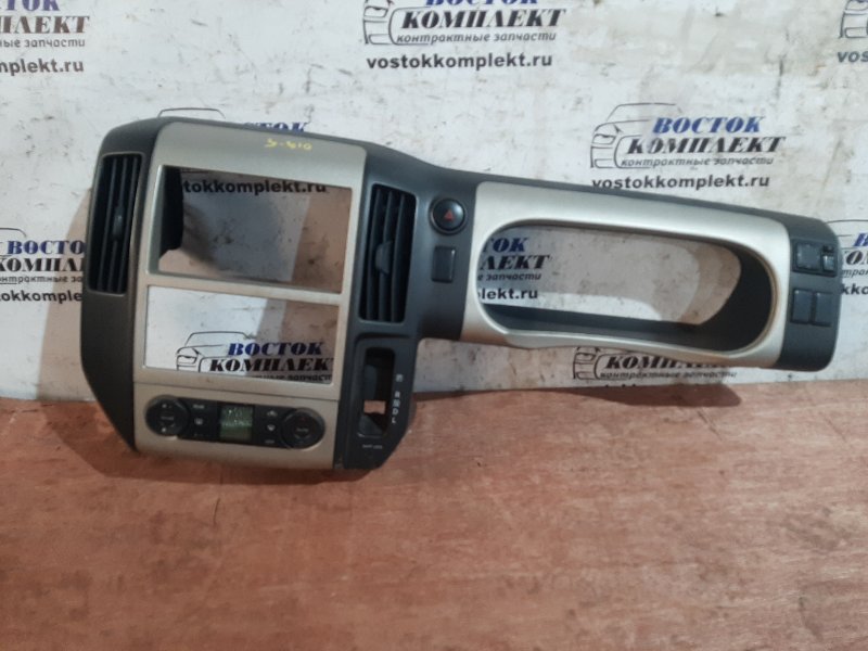 Консоль магнитофона Nissan Serena C25 MR20DE