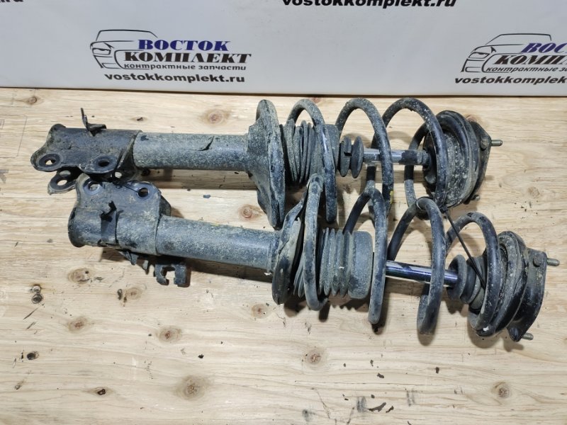 Стойка подвески Mazda Familia DX VFY11 QG15DE перед лев