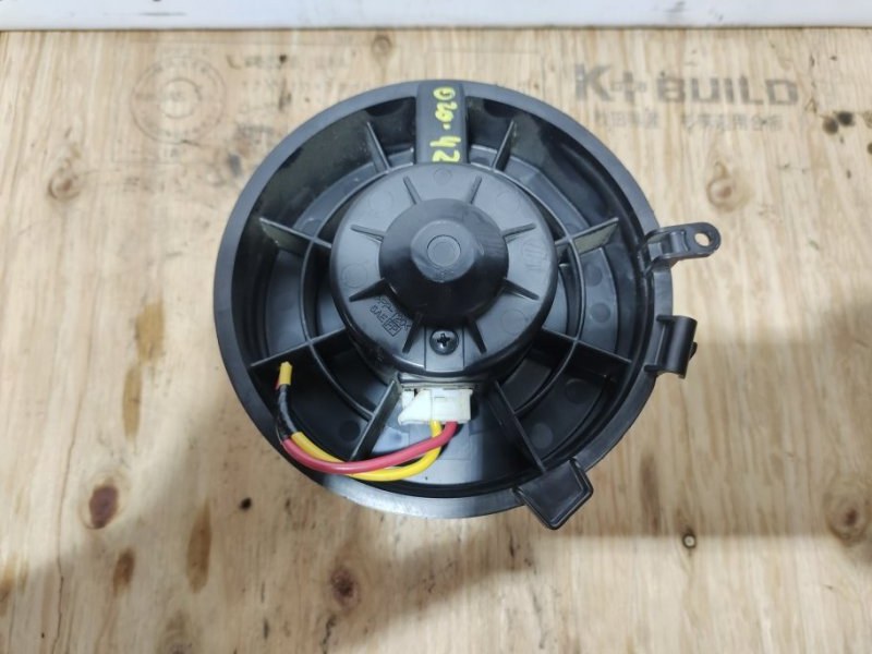 Вентилятор печки Nissan Serena C26 MR20DD