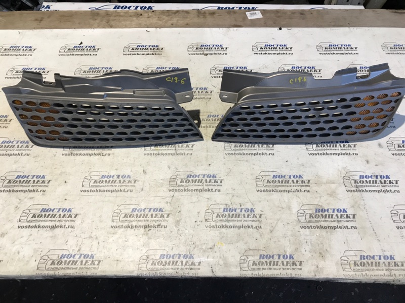 Решетка радиатора Nissan March 2003 AK12 CR12DE