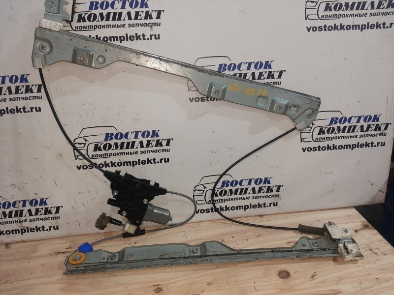 Стеклоподъемник Nissan Serena C26 MR20DD перед прав