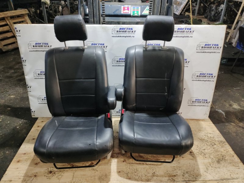 Сиденья Nissan nissan перед