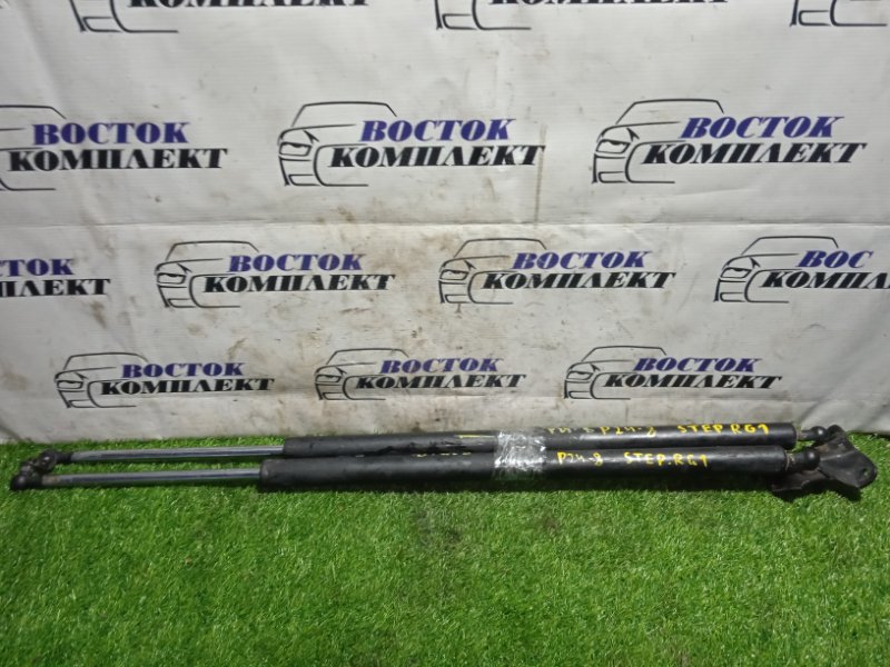 Амортизатор багажника Honda Stepwgn 2006 RG1 K20A