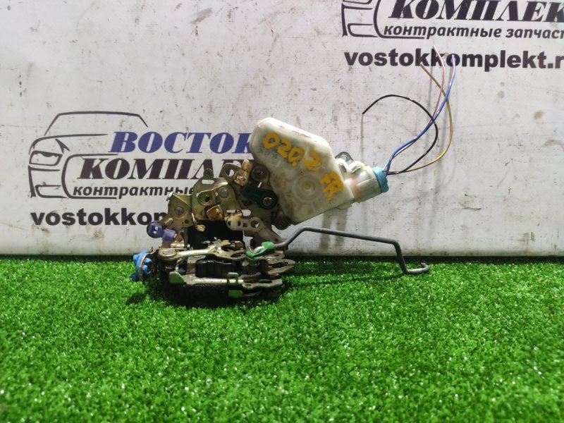 Замок дверной Nissan AD VFY11 QG15DE перед прав