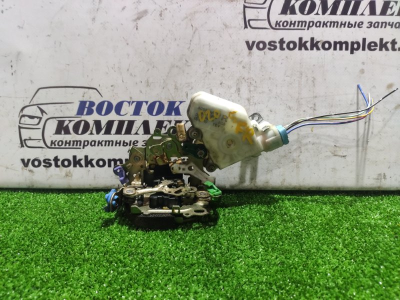 Замок дверной Mazda Familia DX VFY11 QG15DE перед прав