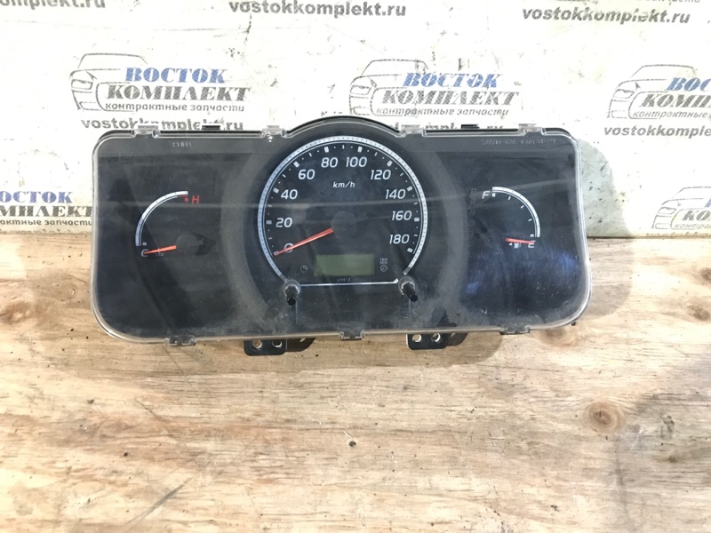 Комбинация приборов Toyota Hiace KDH227B 2KD-FTV