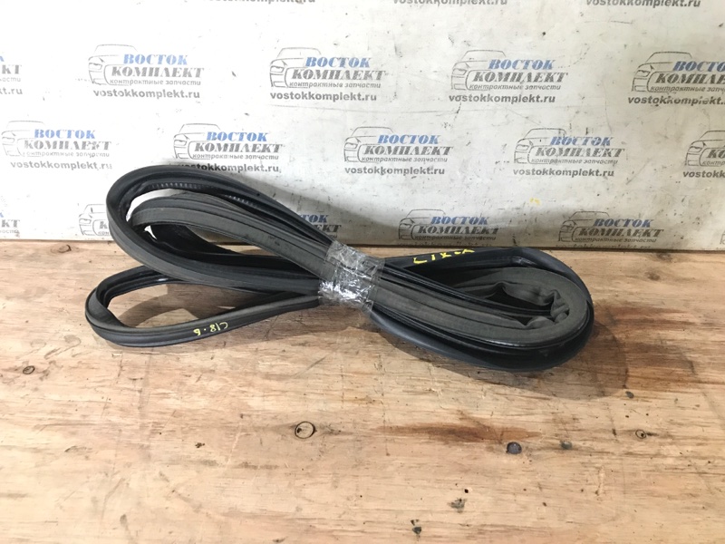 Уплотнительная резинка двери багажника Nissan Serena 2009 CC25 MR20DE