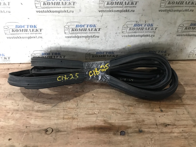 Уплотнительная резинка двери багажника Honda Mobilio Spike 2006 GK2 L15A