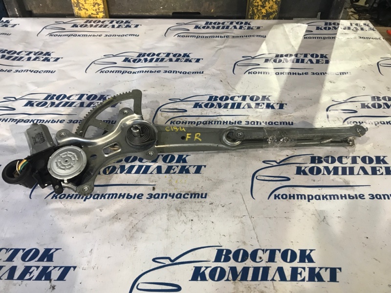 Стеклоподъемник Toyota Noah 2005 AZR60 1AZ-FSE перед прав
