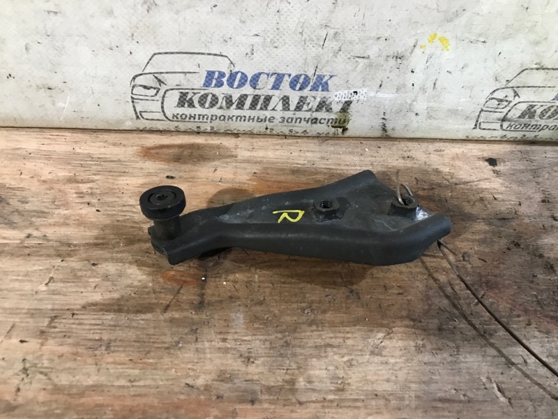 Ролик двери Mazda MPV 2006 LY3P L3-VE зад прав