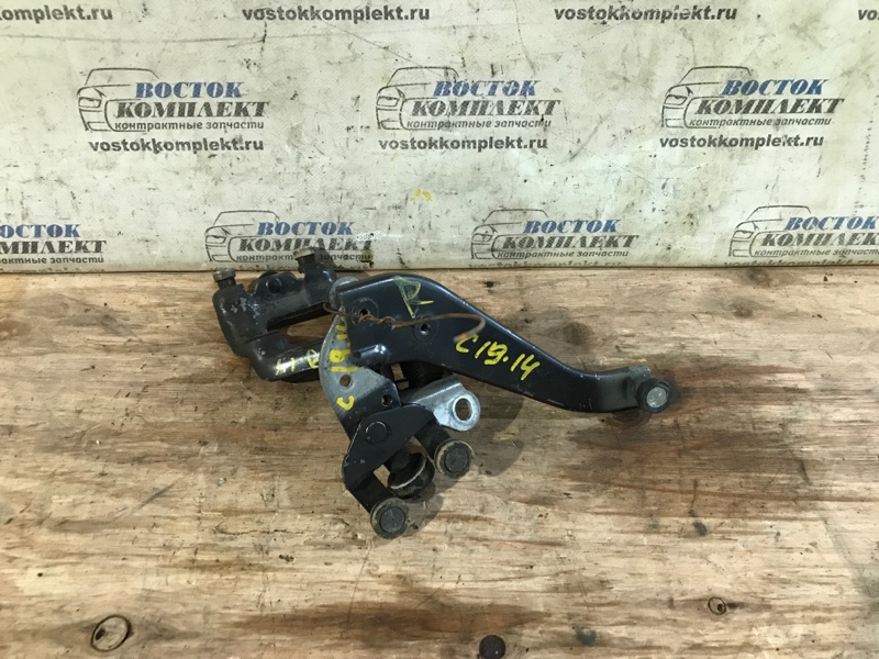 Ролик двери Toyota Sienta 2010 NCP81G 1NZ-FE прав