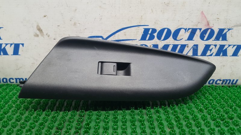 Кнопка стеклоподъемника Honda Fit GP5 LEB перед лев