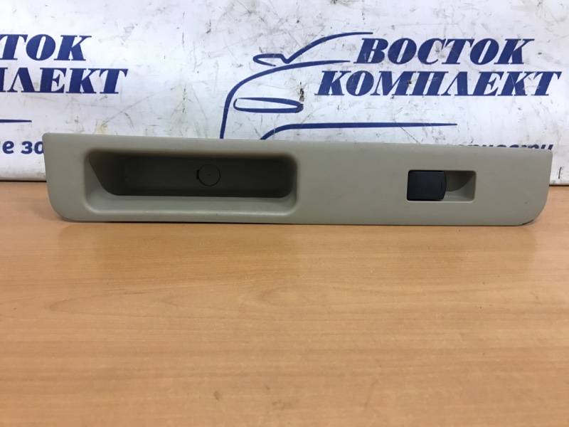 Кнопка стеклоподъемника Nissan Cube 2007 BNZ11 CR14DE перед лев