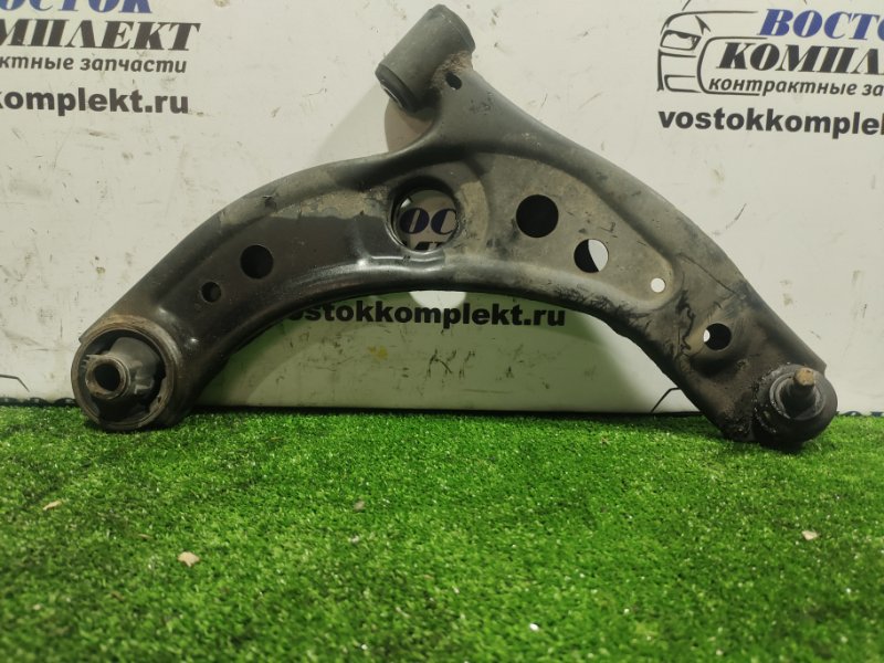Рычаг подвески Toyota Passo KGC35 1KR-FE перед прав