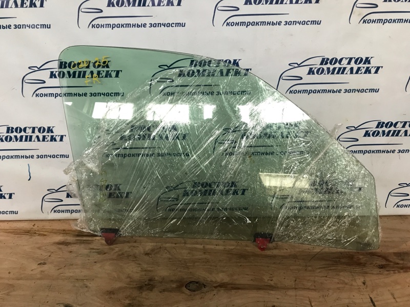 Стекло двери Toyota Granvia 1999 VCH28K 5VZ-FE перед прав