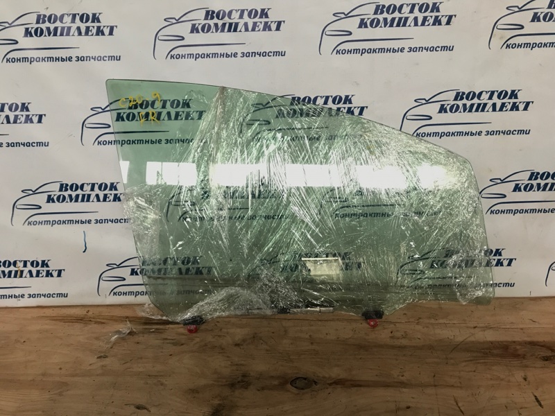 Стекло двери Toyota Ractis 2009 SCP100 2SZ-FE перед прав