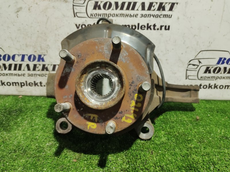 Ступица Nissan Serena C26 MR20DD перед прав