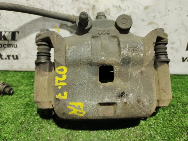 Суппорт Nissan Cube Z12 HR15DE перед прав