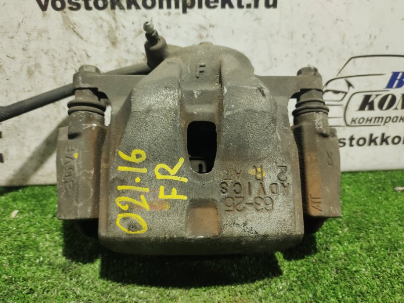 Суппорт Toyota Noah ZRR70 3ZR-FAE перед прав