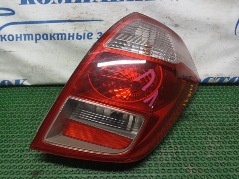 Фонарь стоп-сигнала Toyota Ractis NCP100 1NZ-FE прав