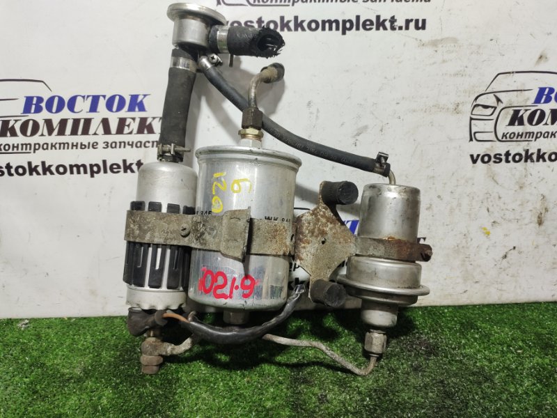 Насос топливный Mercedes-Benz E230 1984 W123 102.980