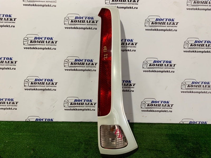 Фонарь стоп-сигнала Nissan Serena CC25 MR20DE прав